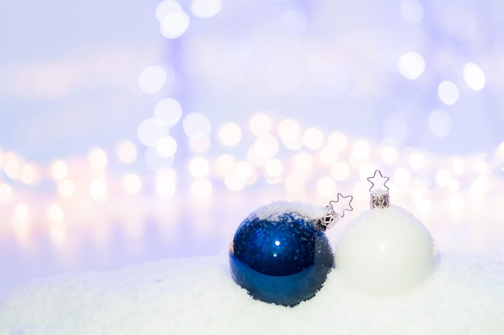 christmas, balls, baubles-1867281.jpg